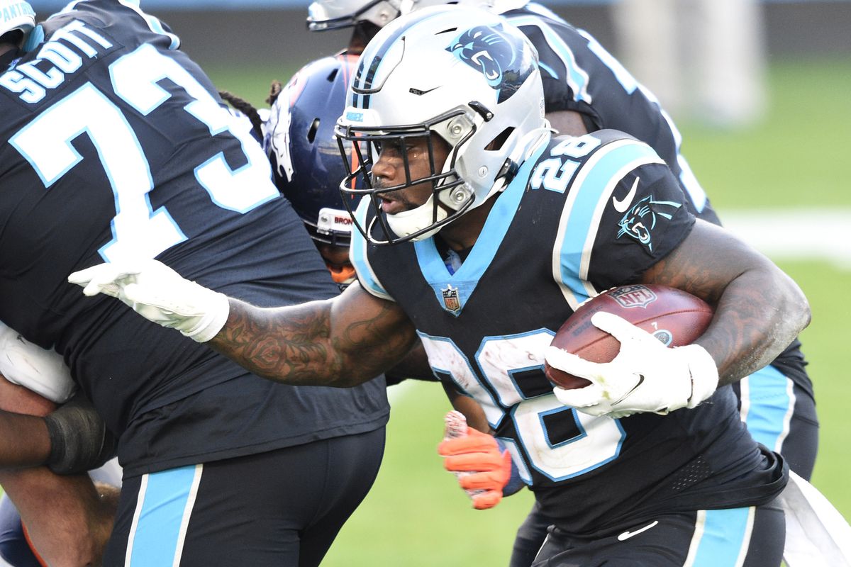 Carolina Panthers running back Mike Davis with the ball in the fourth quarter at Bank of America Stadium.