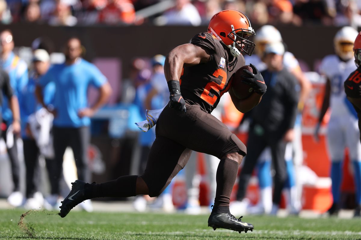 Nick Chubb of the Cleveland Browns plays against the Los Angeles Chargers at FirstEnergy Stadium on October 09, 2022 in Cleveland, Ohio.