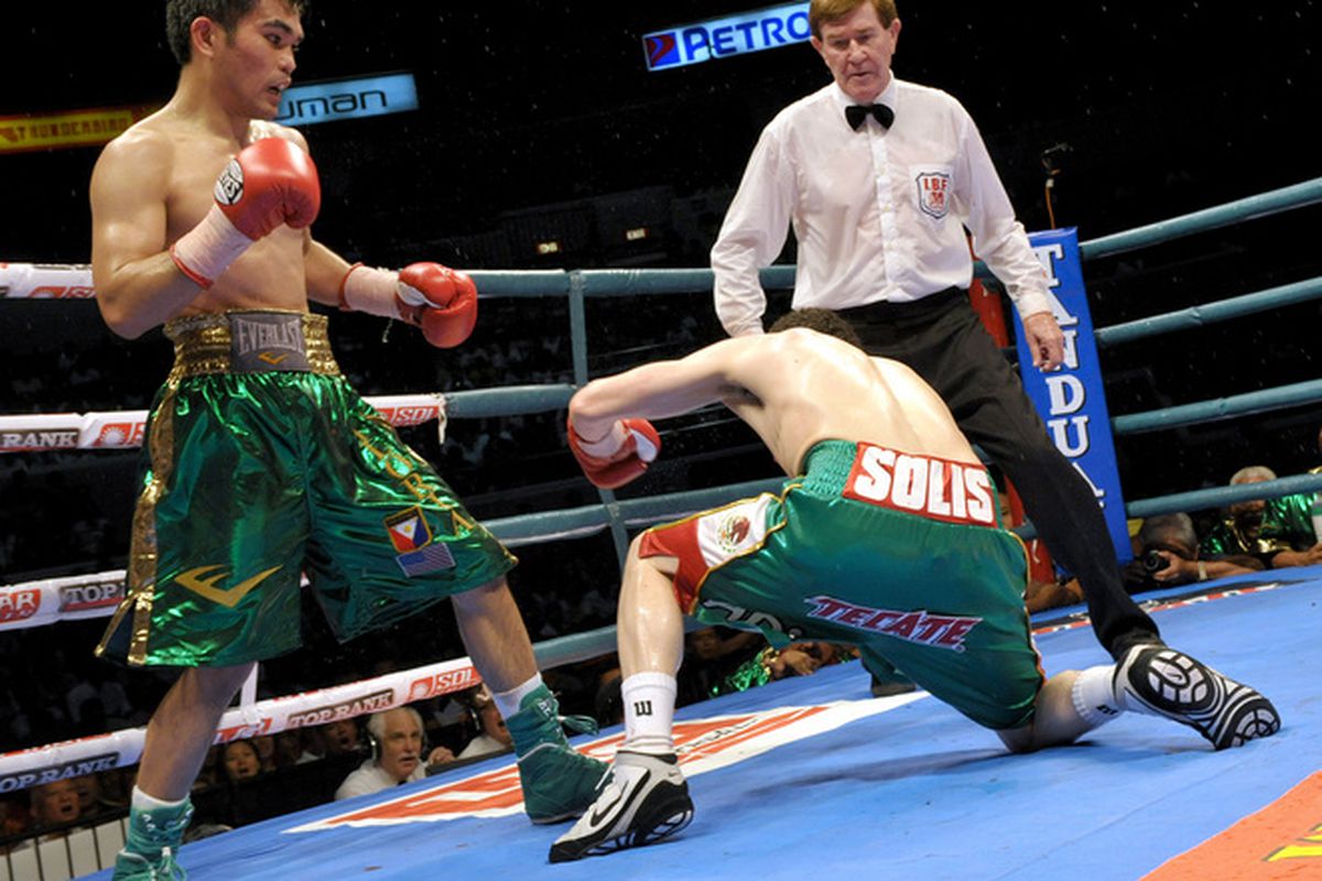 Brian Viloria defeated Ulises Solis in one of the more exciting fights of this year so far.  via <a href="http://www.boxnews.com.ua/photos/1816/Ulises-Solis-Brian-Viloria7.jpg">www.boxnews.com.ua</a>