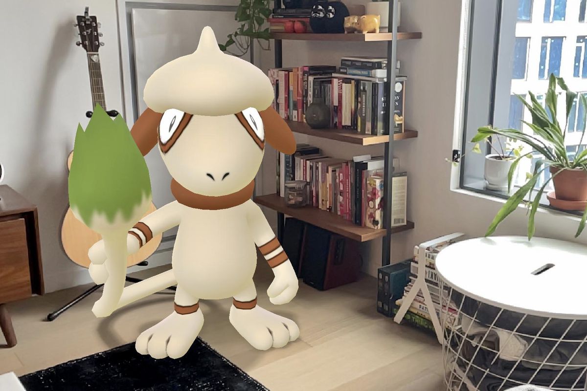 Smeargle appears in an apartment in a snap from Pokemon Go