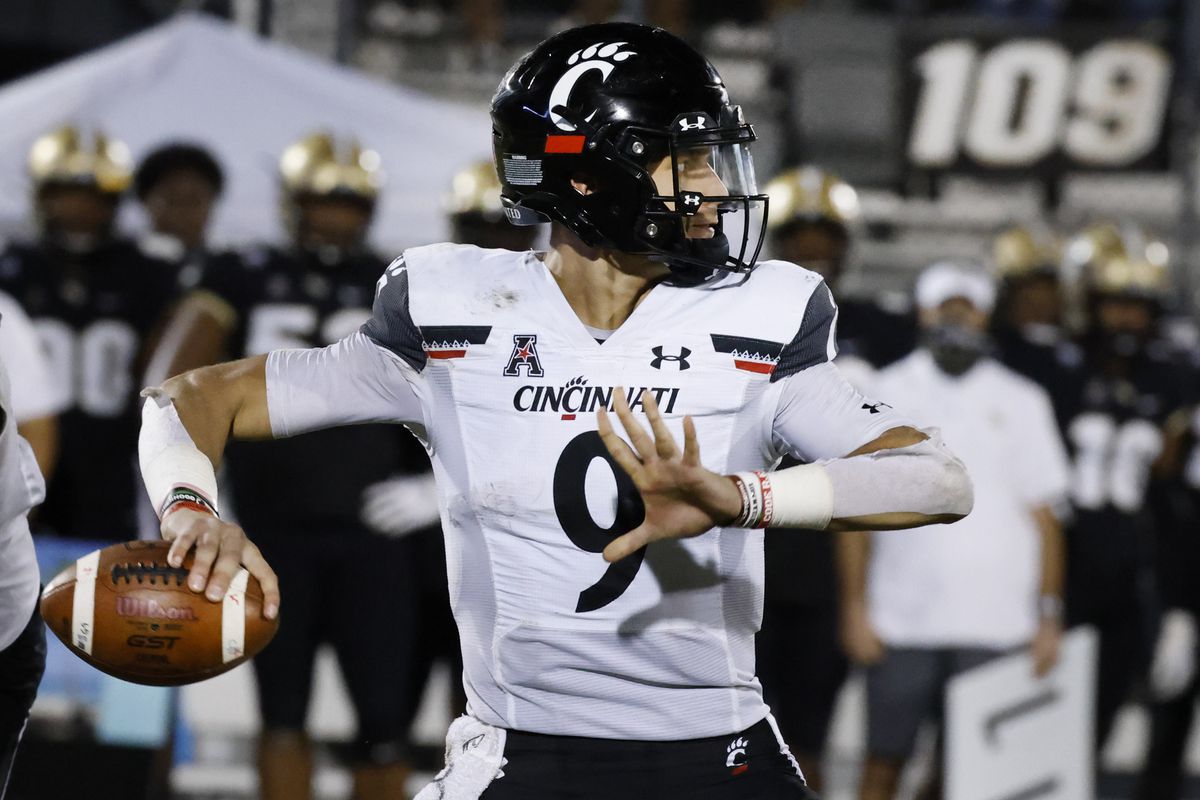 Cincinnati Bearcats quarterback Desmond Ridder throws a pass against the UCF Knights during the second half at the Bounce House.