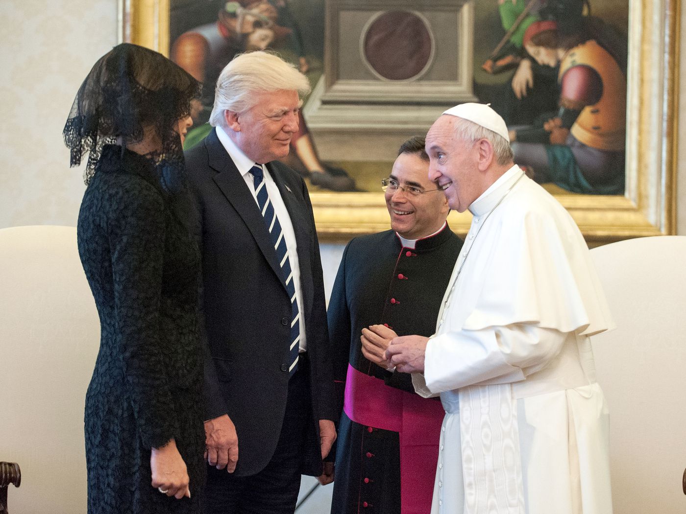 Sovereign døråbning cabriolet The Pope and Melania Share a Laugh Over Trump's Girth - Eater