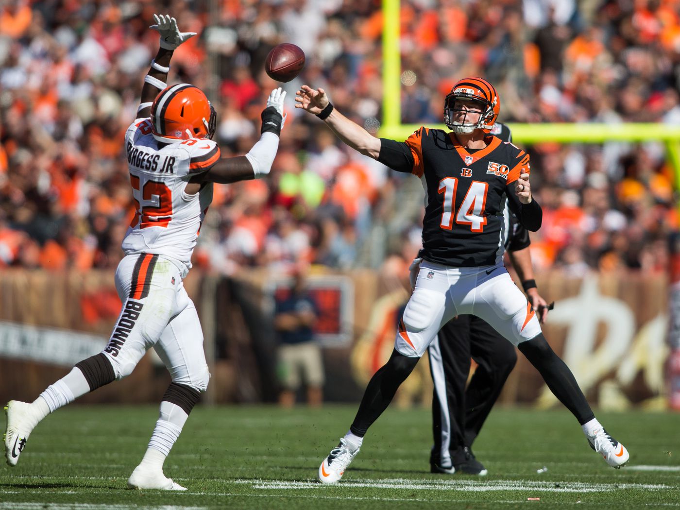 Browns vs. Bengals Final Score: Cleveland's offense comes alive with 35-30  victory - Dawgs By Nature