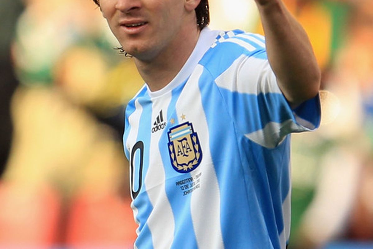 After two and a half years Messi scored again in a non-friendly match for Argentina.