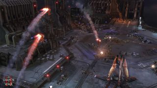 Rockets zijn naar hun vijanden op een slagveld in Warhammer 40.000: Dawn of War 2