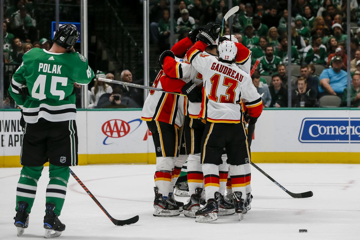 NHL: DEC 22 Flames at Stars