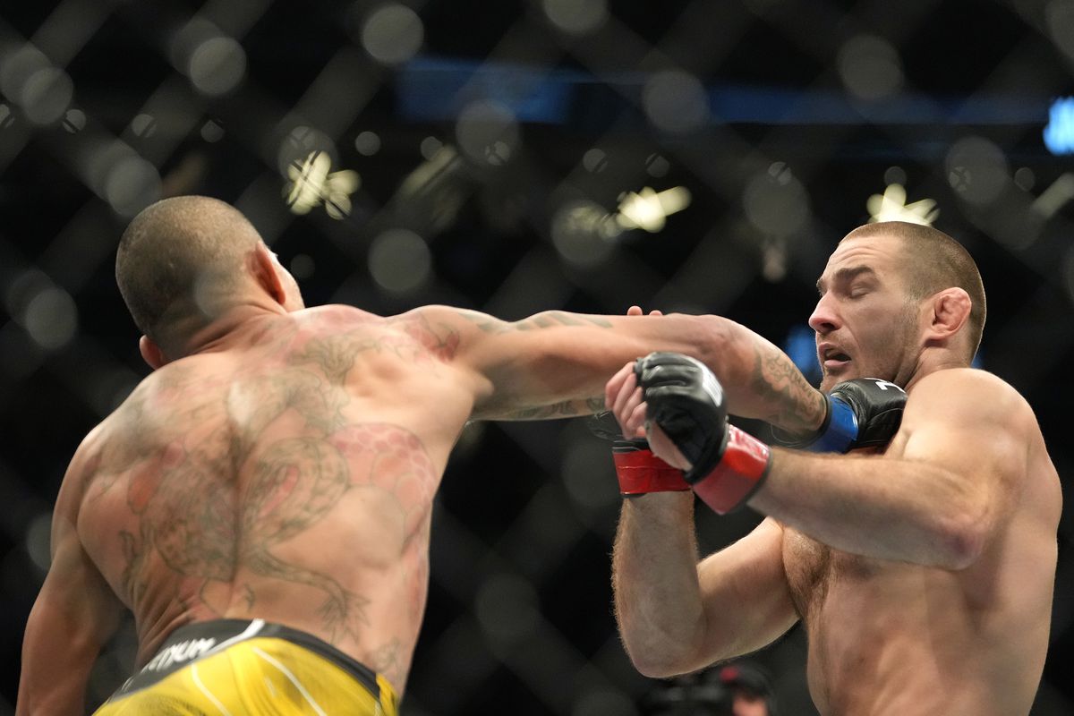 MMA: UFC 276-Strickland vs Pereira