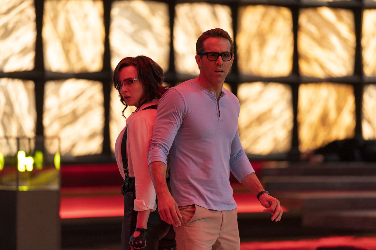 Jodie Comer as Molotov Girl and Ryan Reynolds as Guy in 20th Century Studios’ FREE GUY.