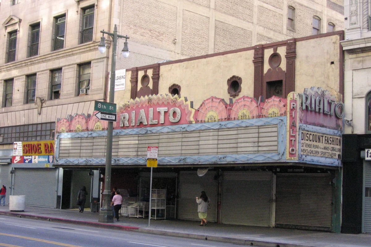 Image via <a href="https://sites.google.com/site/downtownlosangelestheatres/rialto">Historic Los Angeles Theatres</a>
