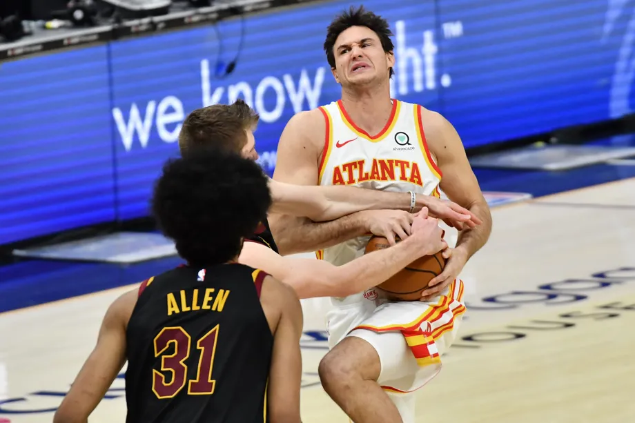 NBA – Gli Atlanta Hawks di Gallinari vengono puniti, vincono i Cavaliers in volata