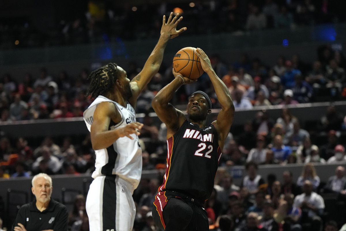 NBA: Mexico City Game 2022-Miami Heat at San Antonio Spurs