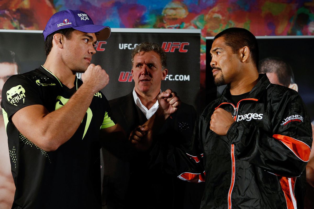 Lyoto Machida faces Mark Munoz in his middleweight debut at UFC Fight Night 30.