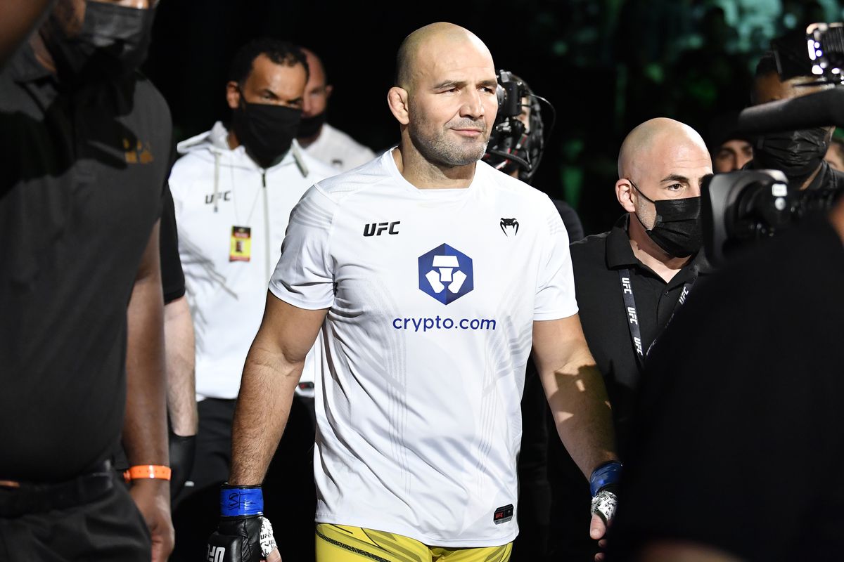 Glover Teixeira defeated Jan Blachowicz to become the champion in October 2021.