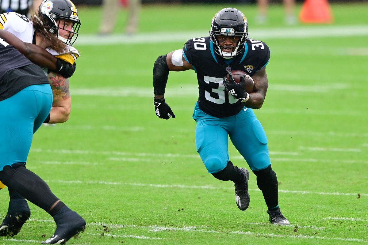 Jacksonville Jaguars running back James Robinson runs with the ball during the first quarter against the Pittsburgh Steelers at TIAA Bank Field.&nbsp;