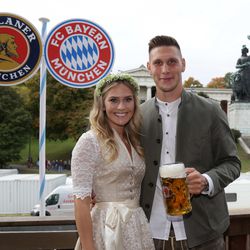Sule and his girlfriend