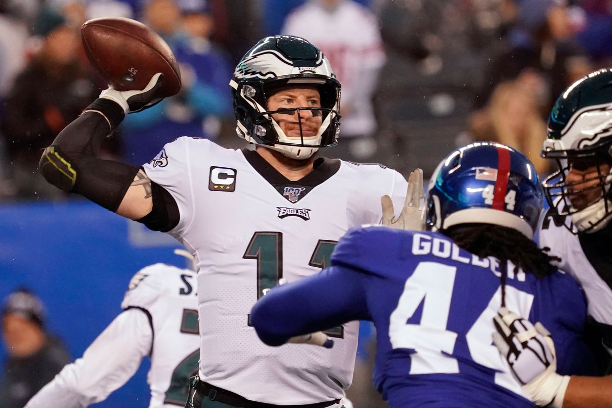Philadelphia Eagles quarterback Carson Wentz throws a pass against the New York Giants in the first half at MetLife Stadium.&nbsp;