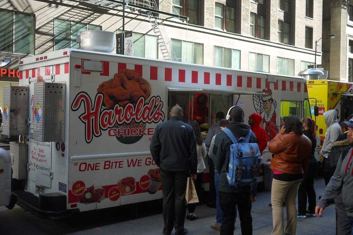 Harold’s Chicken Food Truck On South Clark