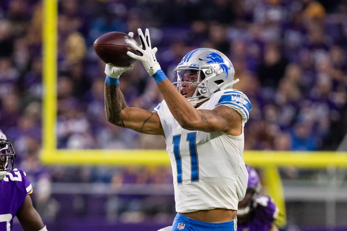 Detroit Lions wide receiver Marvin Jones catches a pass in the fourth quarter against Minnesota Vikings at U.S. Bank Stadium.