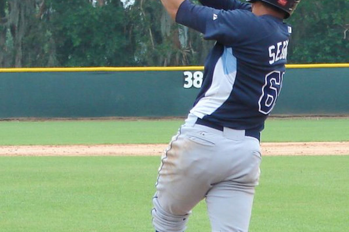 Who is this guy?  Alejandro Segovia hit another home run and is top five among minor league catchers in dingers, credit<a href="http://ic2.pbase.com/g4/23/755623/2/133651698.BiIrZbCM.jpg">Jim Donten</a>
