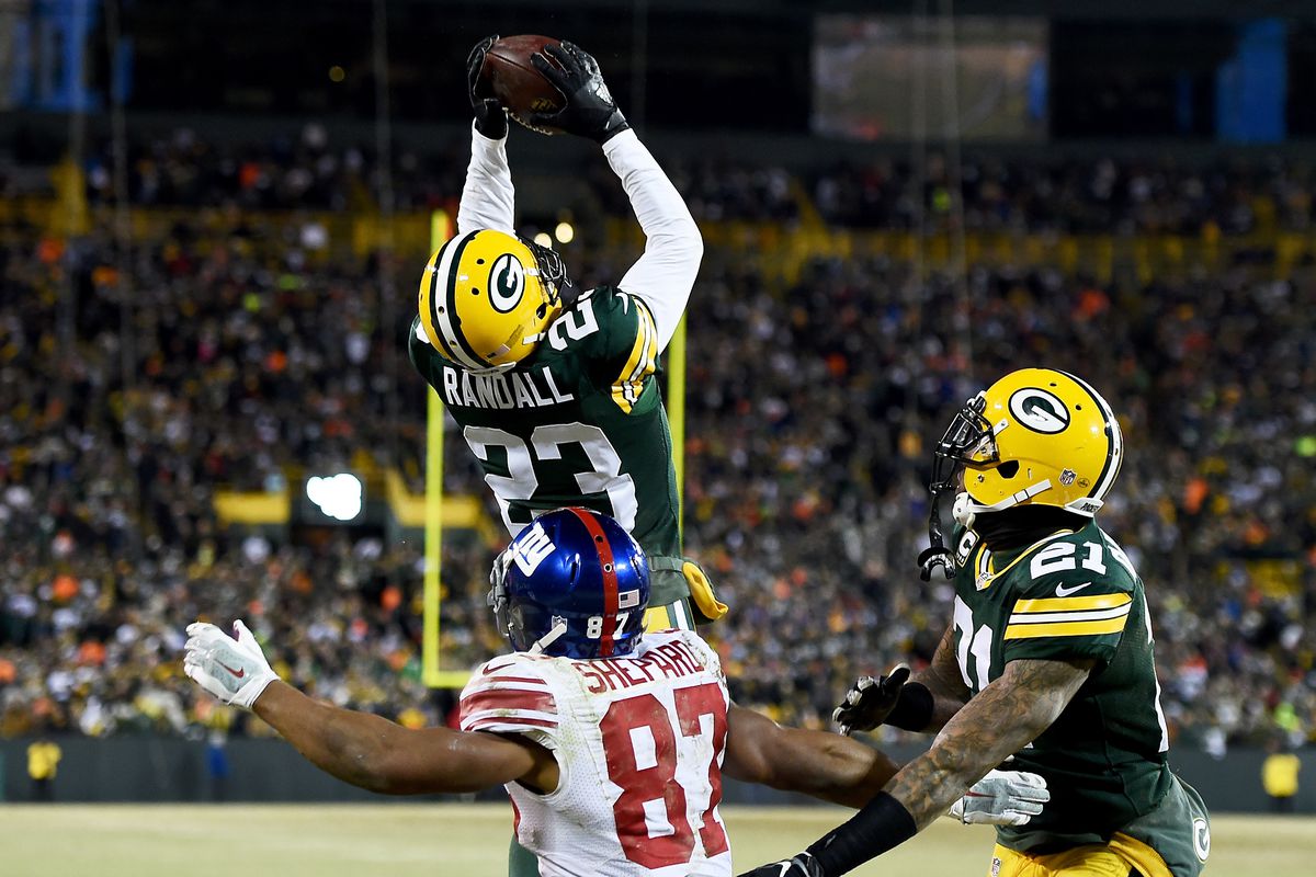 Wild Card Round - New York Giants v Green Bay Packers