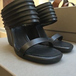 Rick Owens Ruhlmann Sabot sandal, size 37, $382.80 (from $1,276)