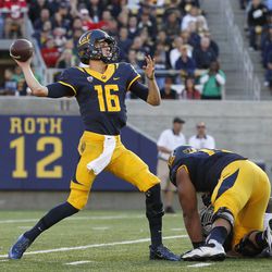 Jared Goff looks to go long.