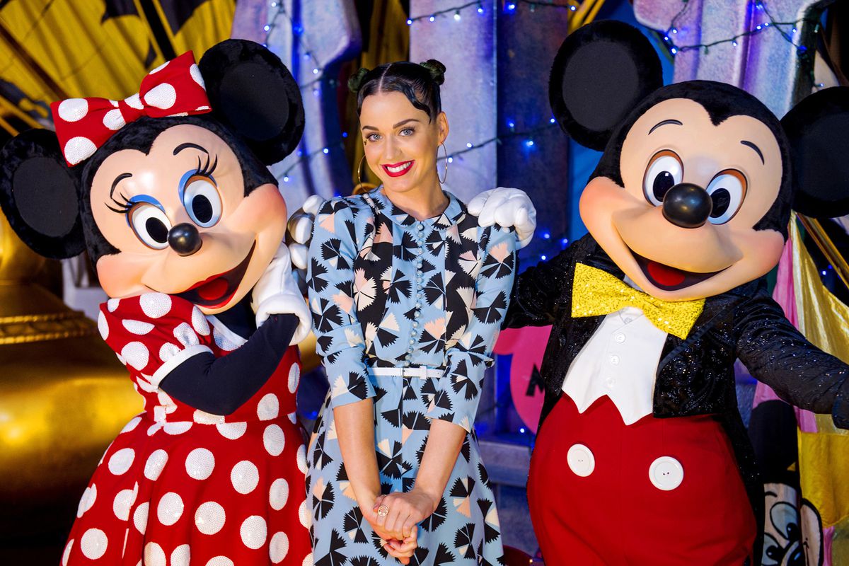 I don't think Katy Perry is going to be at the Orlando Classic, but there aren't any solo pictures of Mickey to choose from.