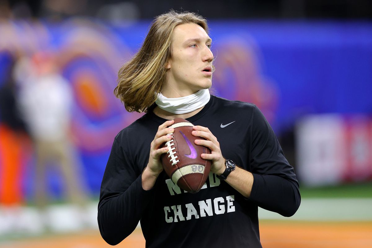 Trevor Lawrence #16 of the Clemson Tigers warms up before the game against the Ohio State Buckeyes during the College Football Playoff semifinal game at the Allstate Sugar Bowl at Mercedes-Benz Superdome on January 01, 2021 in New Orleans, Louisiana.