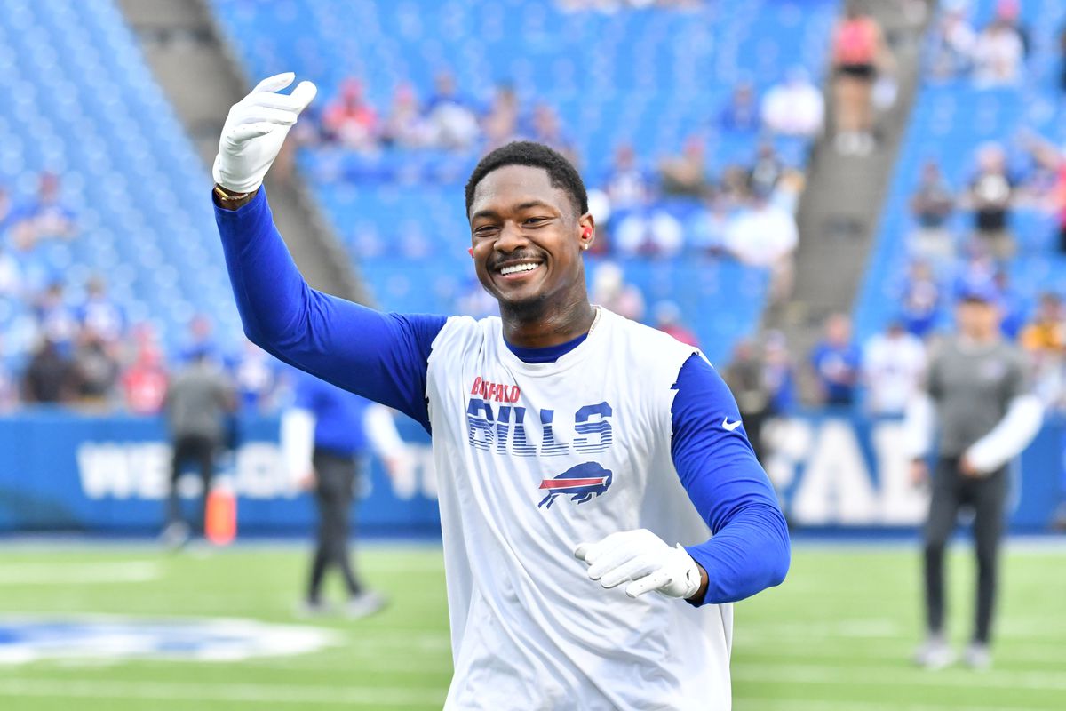 Buffalo Bills wide receiver Stefon Diggs (14) warms up prior to a game against the Pittsburgh Steelers at Highmark Stadium.