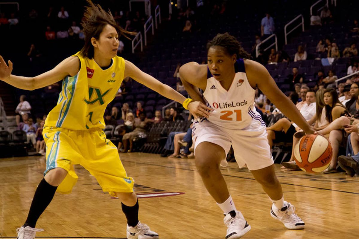 Alexis Gray-Lawson was very impressive in her first preseason game in a Phoenix Mercury uniform. The Mercury defeated the Japanese team the JX Sunflowers, 96-52.