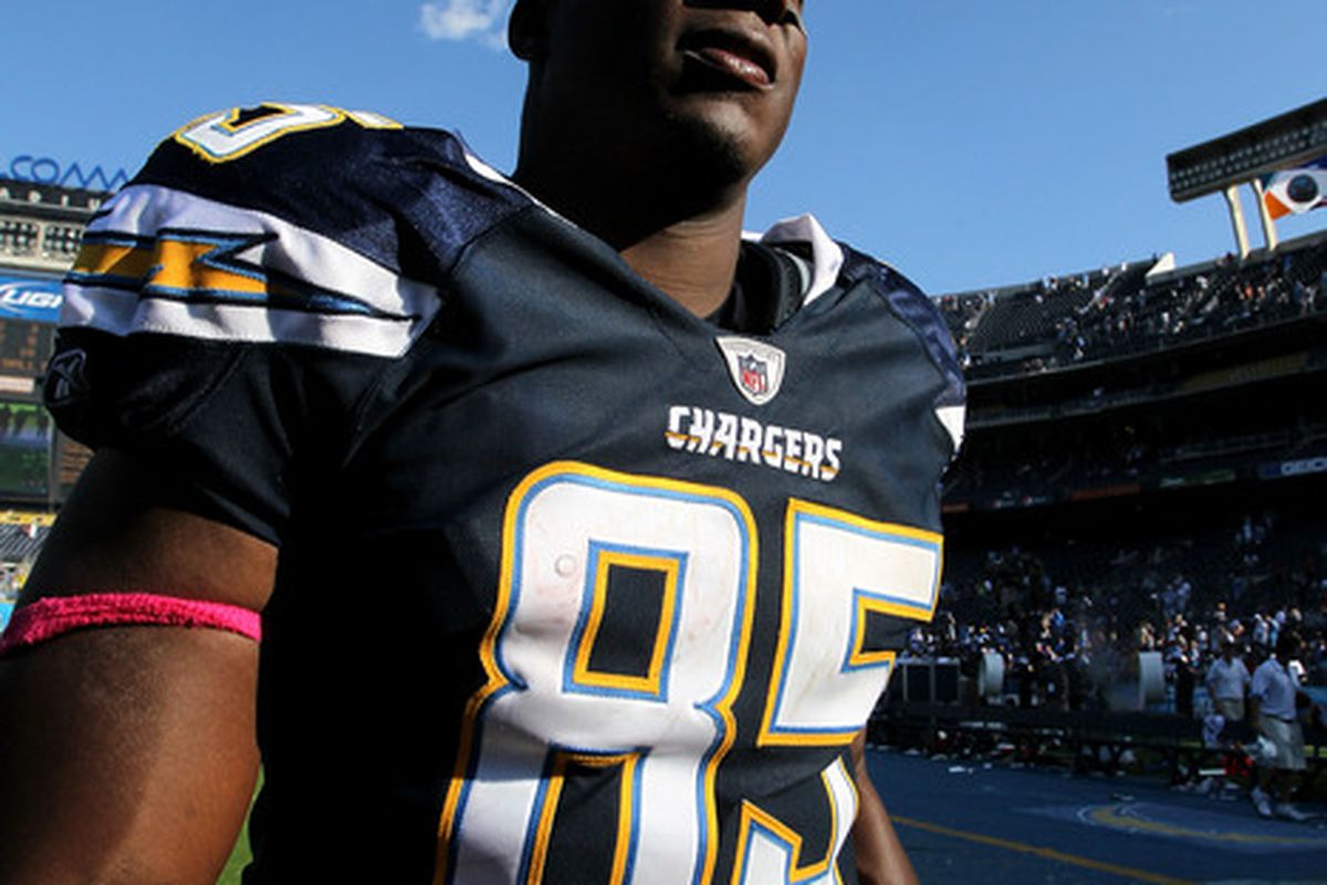 SAN DIEGO - OCTOBER 03:  Tight end Antonio Gates #85 of the San Diego Chargers walks off the field after the game against the Arizona Cardinals at Qualcomm Stadium on October 3 2010 in San Diego California.  (Photo by Stephen Dunn/Getty Images)
