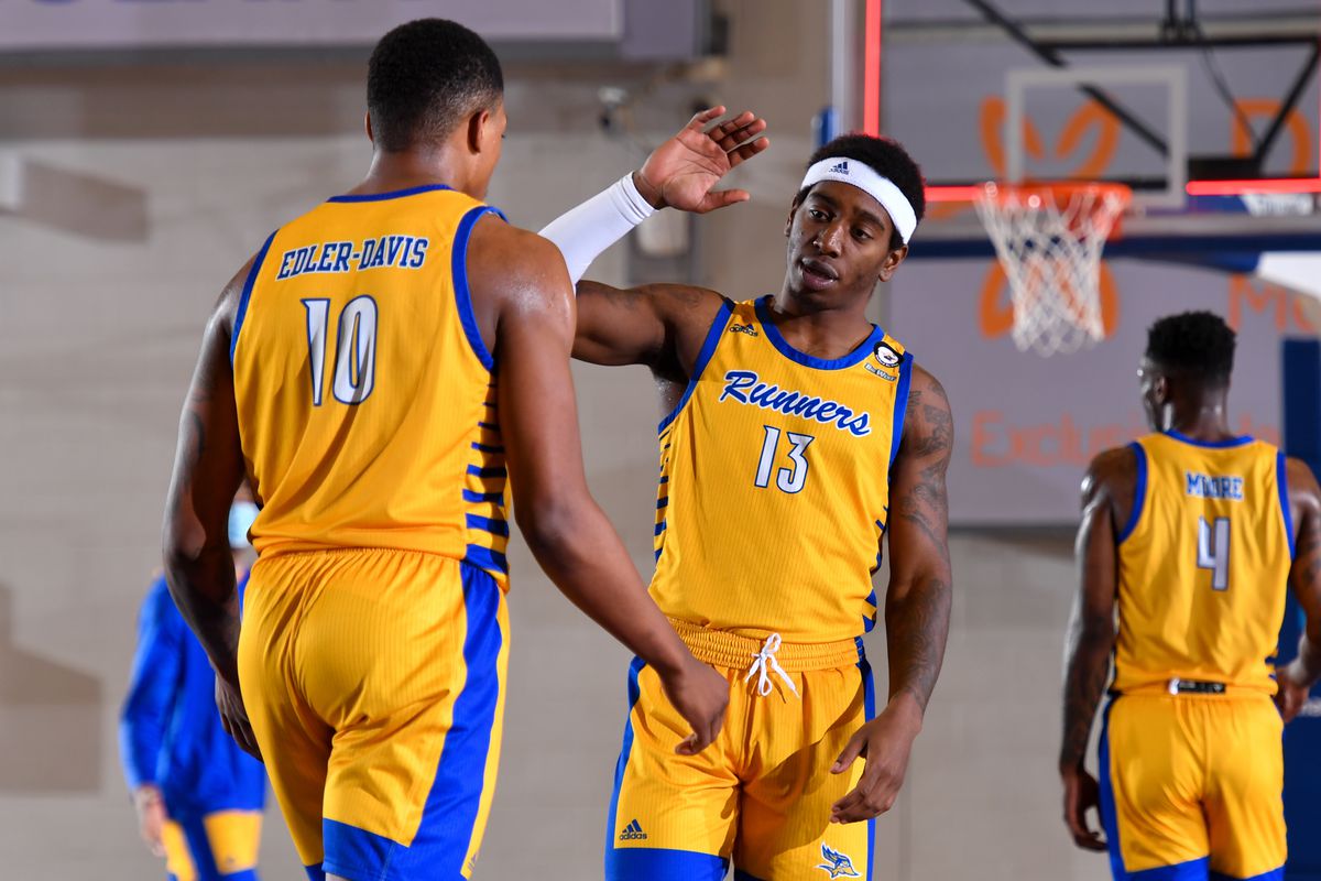 COLLEGE BASKETBALL: JAN 30 Cal State Fullerton at Cal State Bakersfield