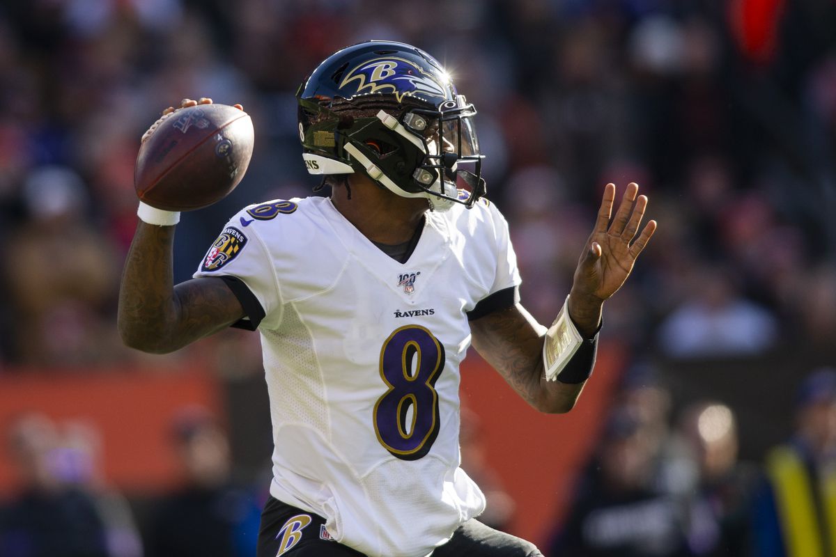Baltimore Ravens quarterback Lamar Jackson throws the ball against the Cleveland Browns during the first quarter at FirstEnergy Stadium.