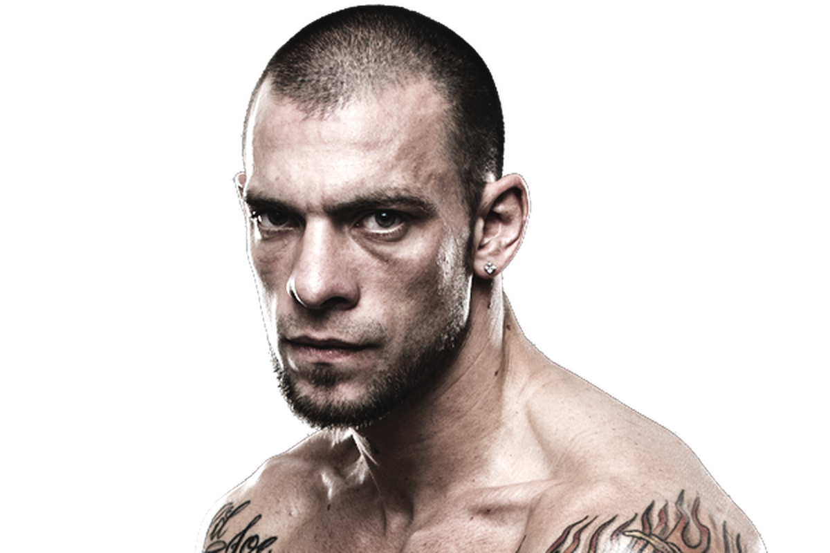 Joe Schilling is ready for war with Rafael Carvalho.