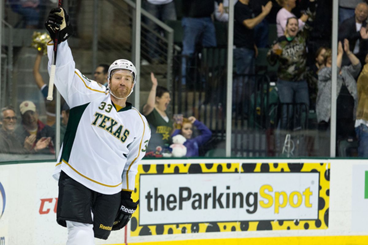 Mike Commodore celebrates his first goal as a Star.