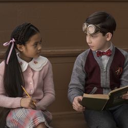 Rose Rita Pottinger (Vanessa Anne Williams) tries to befriend new kid Lewis Barnavelt (Owen Vaccaro) in "The House With a Clock in Its Walls."