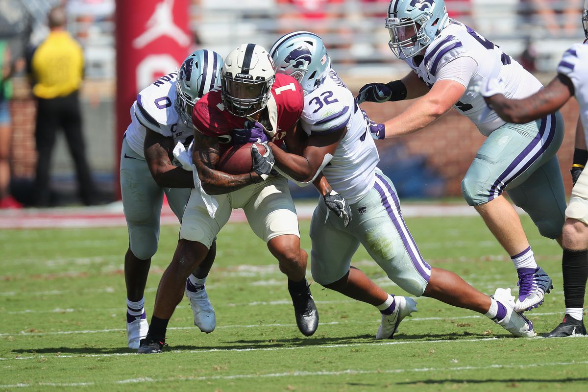 Oklahoma Sooners RB Seth McGowan running ball during a college football game between the Oklahoma Sooners and the Kansas State Wildcats on September 26, 2020, at the Gaylord Family Memorial Stadium in Norman, OK.