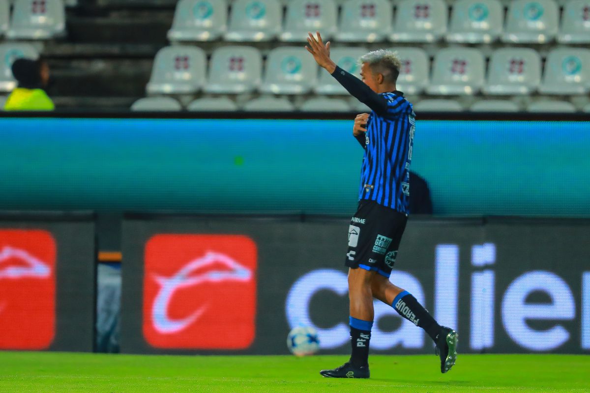 Ángel Sepúlveda of Querétaro celebrates the second scored goal of Queretaro during the 5th round match between Pachuca and Queretaro as part of the Torneo Grita Mexico C22 Liga MX at Hidalgo Stadium on February 14, 2022 in Pachuca, Mexico.