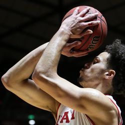 Utah Utes guard Devon Daniels (3) shoots during a game against Concordia at the Hunstman Center in Salt Lake City on Tuesday, Nov. 15, 2016.