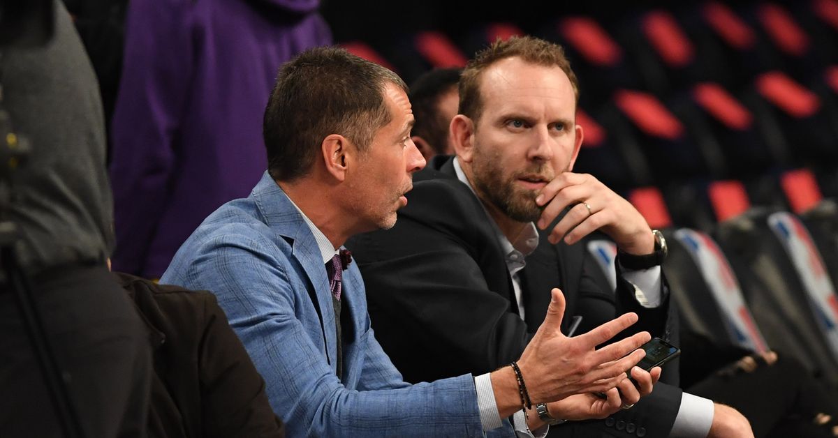 Woj: Las negociaciones entre los Nets y Kyrie Irving se han vuelto ‘feroces’ a medida que se acercan los Lakers