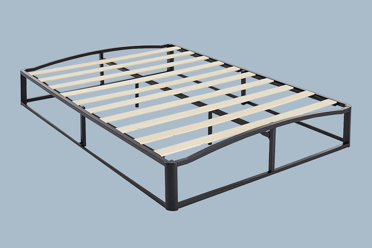 AmazonBasics Modern Metal Platform Bed with Wood Slat Support&nbsp;