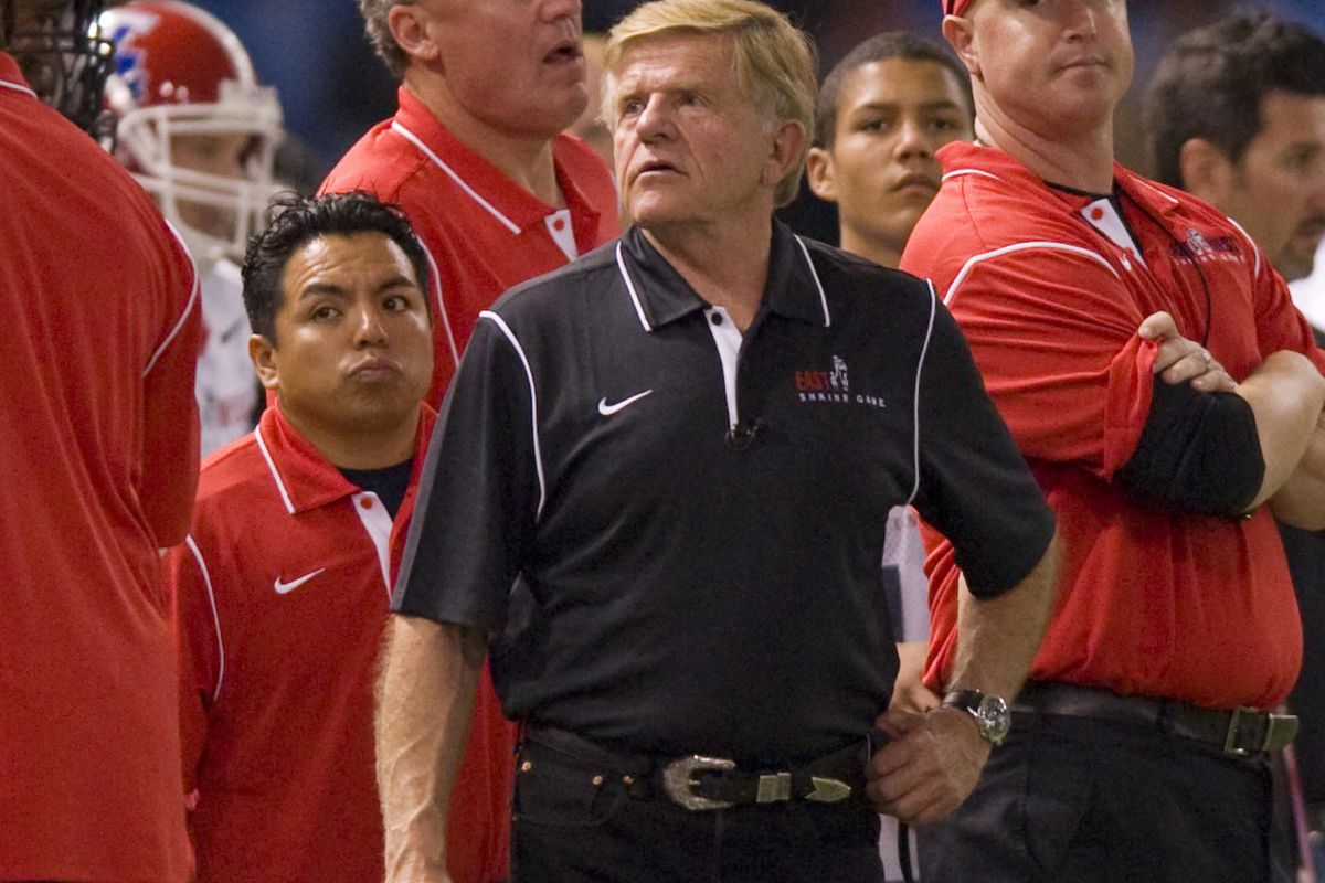 Jerry Glanville coaches in the 2013 East-West Shrine Game