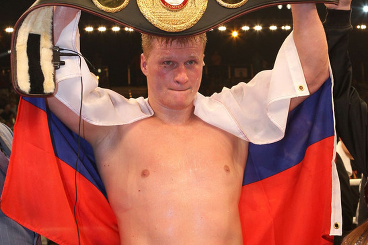 Alexander Povetkin is strongly favored to retain his WBA heavyweight title against Cedric Boswell. (Photo by Boris Streubel/Bongarts/Getty Images)
