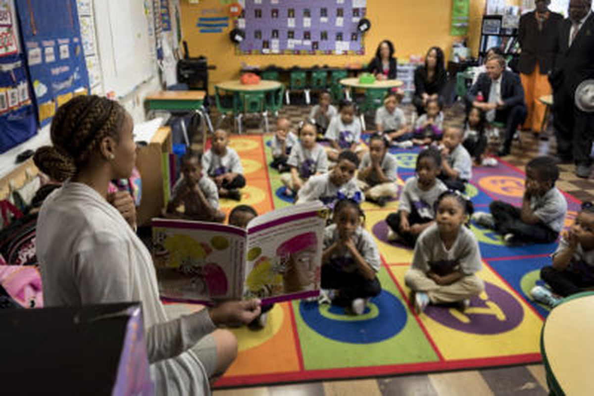 A teacher instructs students at Aspire Coleman Elementary School in 2017. The four Aspire Memphis schools will transition to a new, independent charter organization.