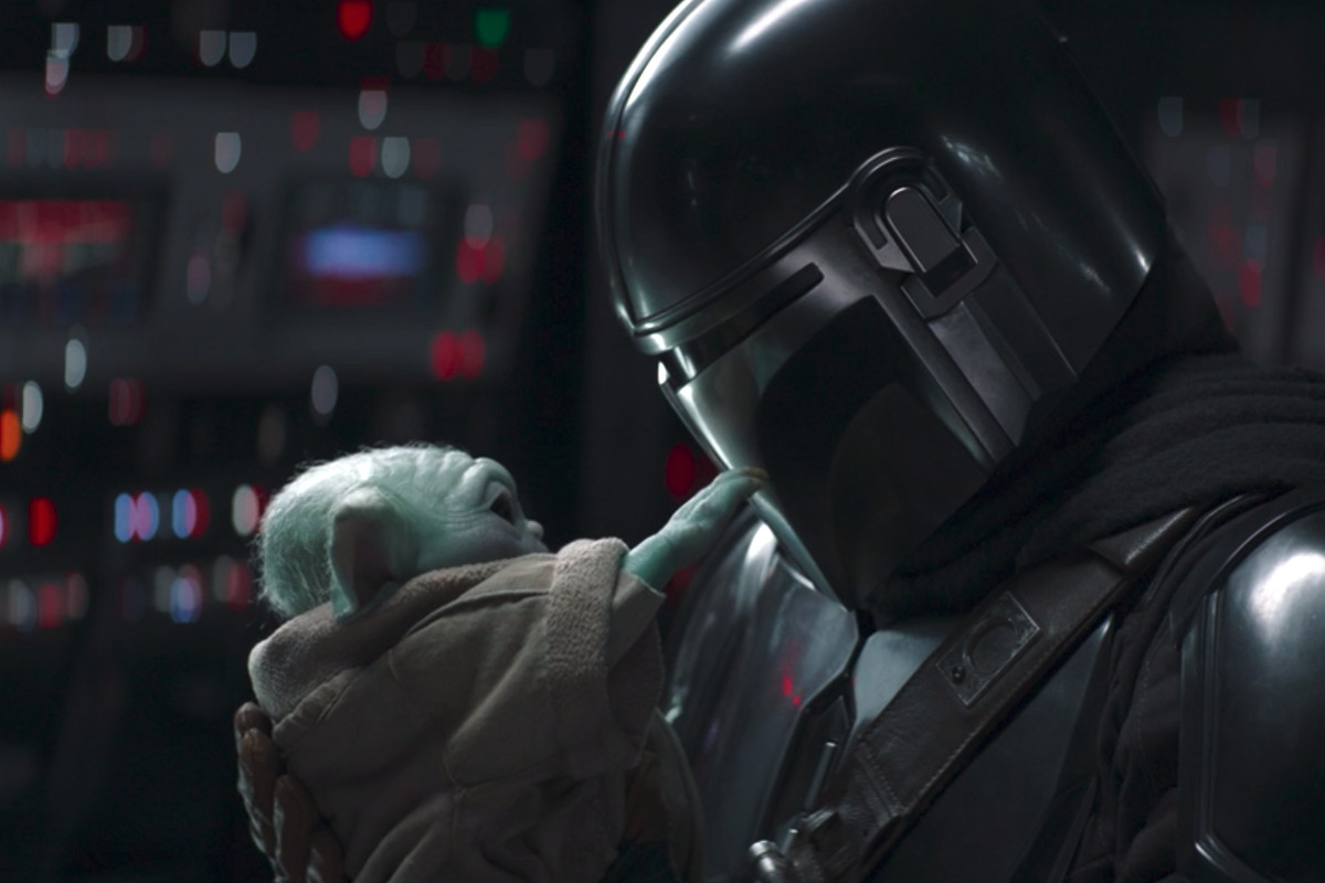 The Mandalorian and Baby Yoda have a moment in The Mandalorian season 2 finale