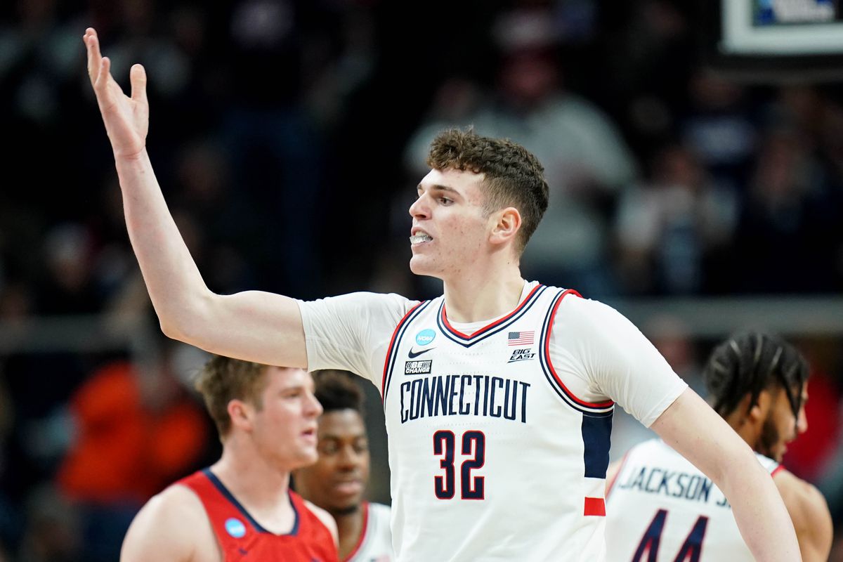UConn Huskies center Donovan Clingan (32) reacts after a play against the St. Mary’s Gaels during the second half at MVP Arena.