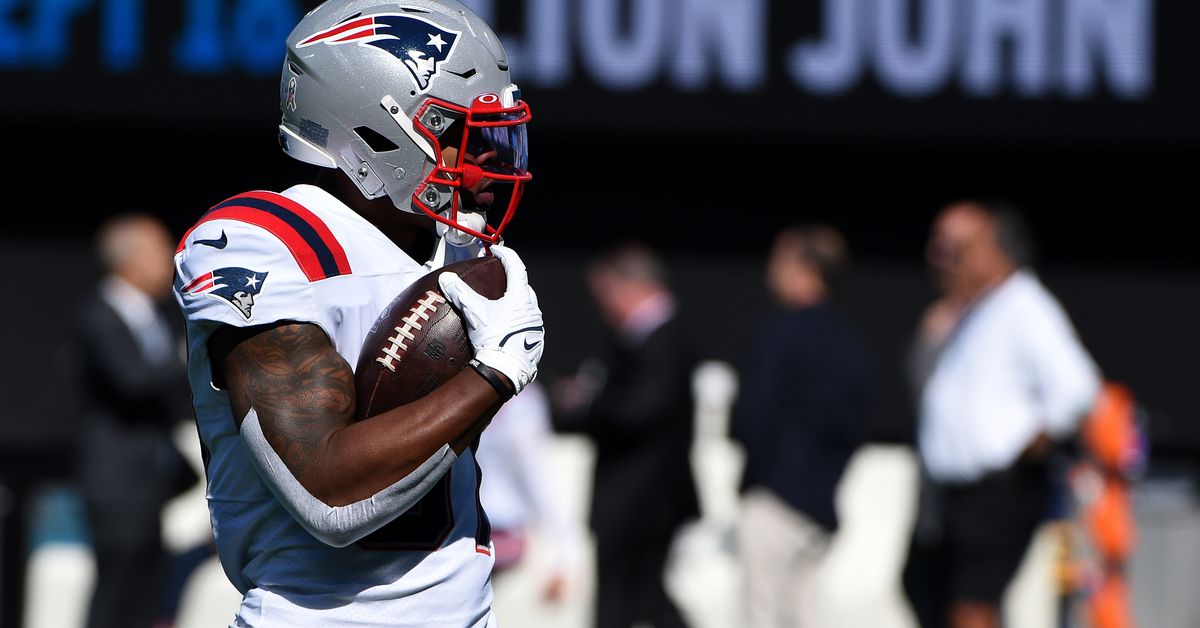 Patriots in a ‘wait-and-see’ situation with RBs Damien Harris, Rhamondre Stevenson