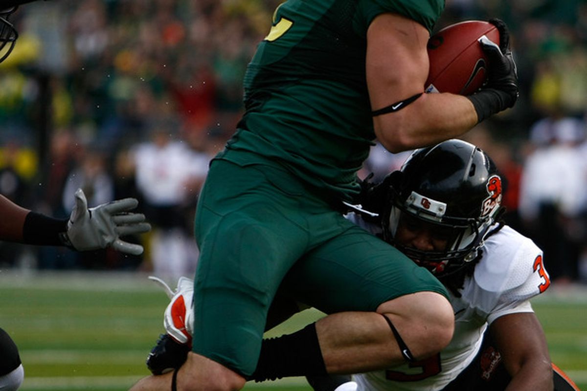 Colt Lyerla will certainly play a lot at tight end for Oregon this fall.  The question is, who will join him?