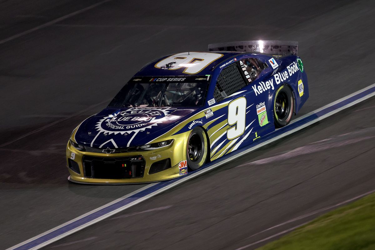 Chase Elliott, driver of the Kelley Blue Book Chevrolet, drives during the NASCAR Cup Series Alsco Uniforms 500 at Charlotte Motor Speedway on May 28, 2020 in Concord, North Carolina.