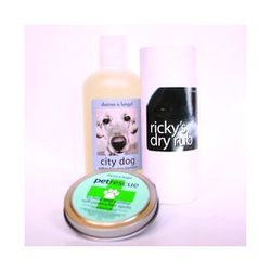 Made within Duross & Langel's in-house soap kitchen, the <a href="http://www.durossandlangel.com/woof/227-good-dog-gift-box.html">Good Dog! Gift Box</a> includes wet and dry dog shampoo and a healing salve. $38 at Duross & Langel